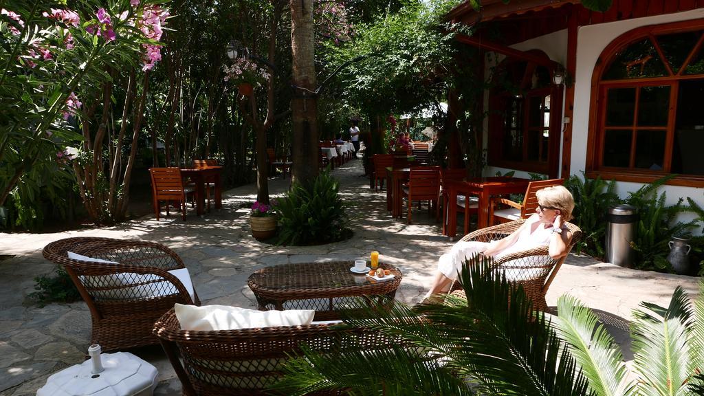 Aida Hotel Чирали Екстер'єр фото