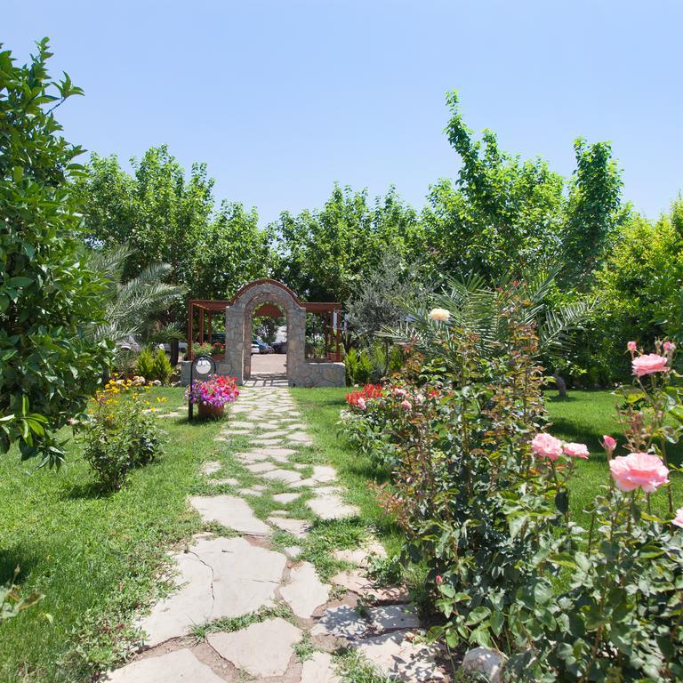 Aida Hotel Чирали Екстер'єр фото